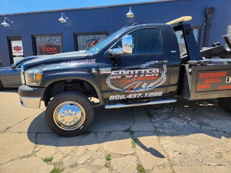 Tow truck door lettering by Xenix Graphics